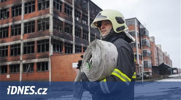 Hasiči po dvou dnech zlikvidovali požár elektroniky ve Zlíně